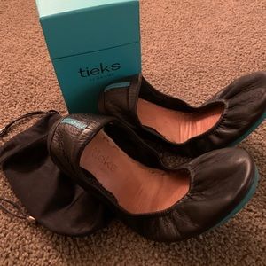 Tieks black matte leather ballet flats by Gavrieli - size 7